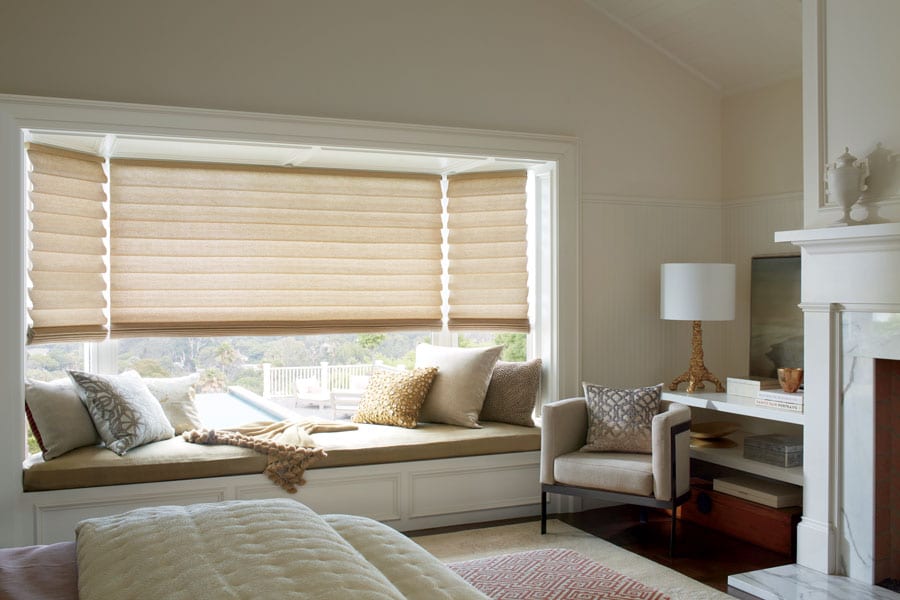 bedroom bay with vignette shade